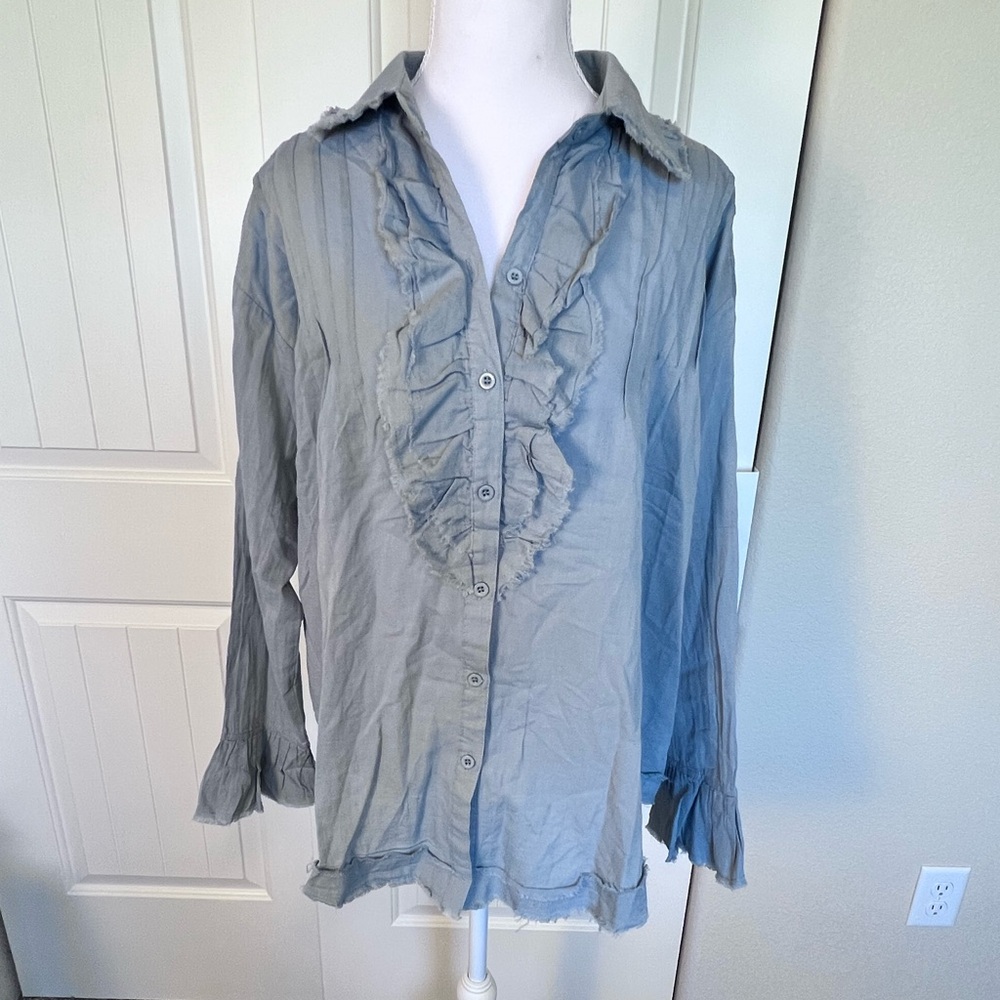 NWT Easel Blue Button Rough Hem Ruffle Shirt 100%cotton Sz Small